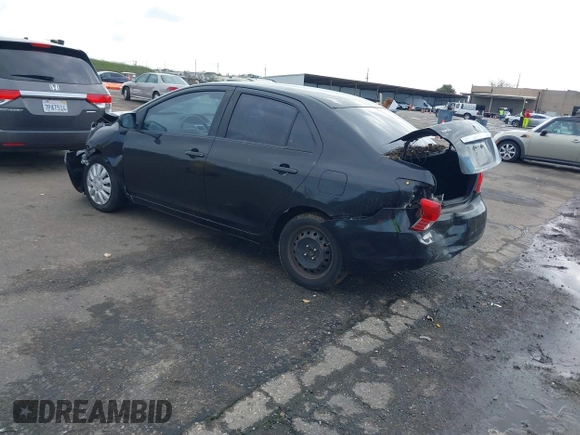 2009 Toyota Yaris z VIN JTDBT903791317263, wystawiony jako IAAI lot #41592270 z przebiegiem 121 283 mil mil oraz . Historia ofert i sprzedaży dostępna na DreamBid. Obrazek 3.