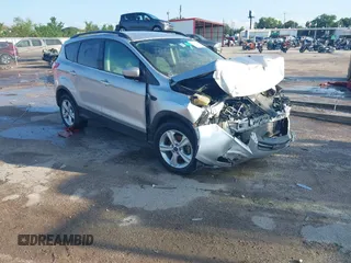 2016 Ford Escape SE with VIN 1FMCU0GX6GUC41452, listed as a IAAI auction lot 39369447 with 235,434 mi miles and . Bid and sale history available at carsss.com. Image 1.