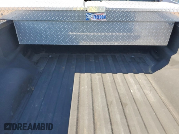 2005 Ford F-150 XL with VIN 1FTRF12525KC15573, listed as a Copart auction lot 45293005 with 185,786 mi miles and Salvage Title. Bid and sale history available at carsss.com. Image 10.