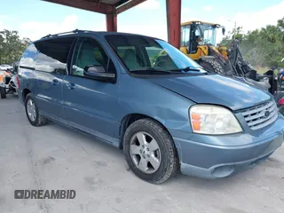 2004 Ford Freestar SES z VIN 2FMZA576X4BA05461, wystawiony jako IAAI lot #42255432 z przebiegiem 115 971 mil mil oraz . Historia ofert i sprzedaży dostępna na DreamBid. Obrazek 1.
