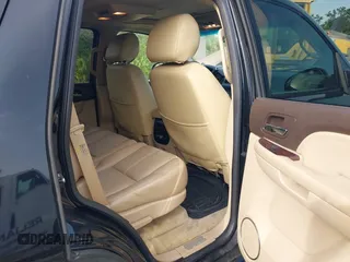 2007 GMC Yukon Denali z VIN 1GKFK63867J169635, wystawiony jako IAAI lot #42423794 z przebiegiem 401 958 mil mil oraz . Historia ofert i sprzedaży dostępna na DreamBid. Obrazek 8.