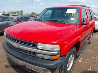2001 Chevrolet Tahoe LS with VIN 1GNEK13T81R209096, listed as a IAAI auction lot 42108027 with 204,730 mi miles. Bid and sale history available at carsss.com. Image 2.