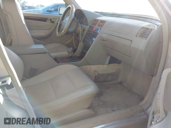 2000 Mercedes-Benz C 230 Kompressor with VIN WDBHA24G9YA856825, listed as a IAAI auction lot 41418925 with 99,616 mi miles and . Bid and sale history available at carsss.com. Image 5.