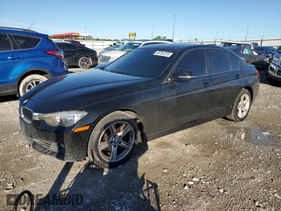 2015 BMW 3 Series 328i xDrive z VIN WBA3B5C56FF960700, wystawiony jako Copart lot #56754225 z przebiegiem 121 966 mil mil oraz Szkoda całkowita • Salvage title. Historia ofert i sprzedaży dostępna na DreamBid. Obrazek 1.