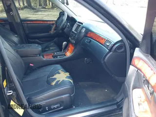 2005 Lexus LS 430 with VIN JTHBN36F355013969, listed as a IAAI auction lot 41887437 with 232,163 mi miles. Bid and sale history available at carsss.com. Image 5.