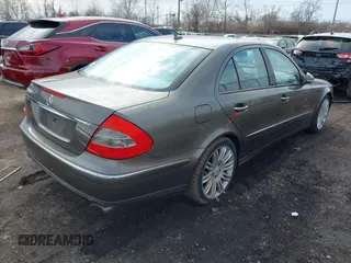 2008 Mercedes-Benz E 350 Luxury z VIN WDBUF56X88B227792, wystawiony jako IAAI lot #41652254 z przebiegiem 117 976 mil mil oraz . Historia ofert i sprzedaży dostępna na DreamBid. Obrazek 4.