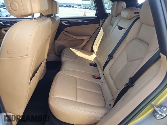 2018 Porsche Macan with VIN WP1AA2A54JLB07736, listed as a Copart auction lot 61697685 with 131,096 mi miles and Clean title. Bid and sale history available at DreamBid. Image 6.