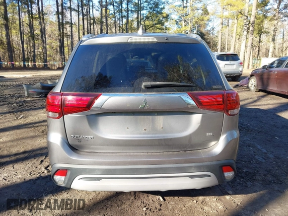 2020 Mitsubishi Outlander ES with VIN JA4AZ3A31LZ041204, listed as a IAAI auction lot 41265645 with 98,372 mi miles and . Bid and sale history available at DreamBid. Image 17.