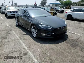 2019 Tesla Model S 75D z VIN 5YJSA1E29KF348065, wystawiony jako Copart lot #60290925 z przebiegiem 73 573 mil mil oraz Szkoda całkowita • Salvage title. Historia ofert i sprzedaży dostępna na DreamBid. Obrazek 14.