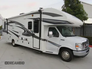 2019 Ford Econoline Commercial with VIN 1FDXE4FS4KDC17963, listed as a Copart auction lot 87964465 with 13,553 mi miles and Salvage Title. Bid and sale history available at carsss.com. Image 1.