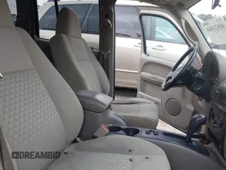 2007 Jeep Liberty Sport with VIN 1J4GL48K57W627023, listed as a IAAI auction lot 41624366 with 155,010 mi miles. Bid and sale history available at carsss.com. Image 5.