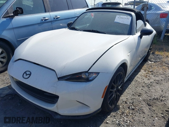 2016 Mazda MX-5 Miata Club z VIN JM1NDAC72G0109482, wystawiony jako IAAI lot #42042540 z przebiegiem 46 853 mil mil oraz . Historia ofert i sprzedaży dostępna na DreamBid. Obrazek 18.