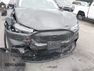 2022 Ford Mustang Mach-E Select z VIN 3FMTK1RM3NMA25588, wystawiony jako IAAI lot #42181256 z przebiegiem 44 753 mil mil oraz . Historia ofert i sprzedaży dostępna na DreamBid. Obrazek 6.