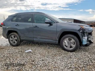 2022 Toyota RAV4 XLE with VIN 2T3W1RFV3NC207789, listed as a Copart auction lot 60106225 with 87,477 mi miles and Salvage title. Bid and sale history available at DreamBid. Image 4.