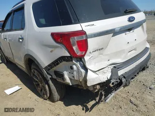 2019 Ford Explorer Limited with VIN 1FM5K8F81KGB06071, listed as a IAAI auction lot 41897131 with 69,831 mi miles. Bid and sale history available at carsss.com. Image 18.