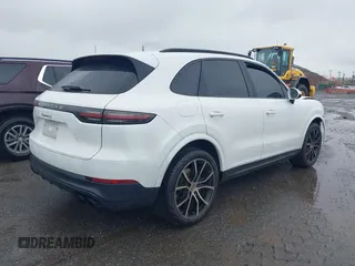 2019 Porsche Cayenne S z VIN WP1AB2AY2KDA64548, wystawiony jako IAAI lot #42316649 z przebiegiem 28 110 mil mil oraz . Historia ofert i sprzedaży dostępna na DreamBid. Obrazek 4.