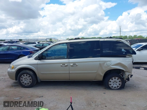 2006 Chrysler Town & Country LX z VIN 2A4GP44R76R615521, wystawiony jako IAAI lot #42231279 z przebiegiem 270 399 mil mil oraz . Historia ofert i sprzedaży dostępna na DreamBid. Obrazek 14.