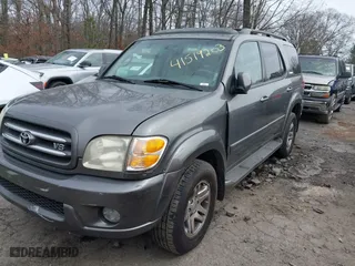 2003 Toyota Sequoia Limited with VIN 5TDBT48A03S166816, listed as a IAAI auction lot 41519203 with 269,229 mi miles. Bid and sale history available at carsss.com. Image 2.