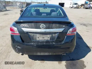 2015 Nissan Altima 2.5 S with VIN 1N4AL3AP7FN349408, listed as a IAAI auction lot 41839954 with 92,447 mi miles. Bid and sale history available at carsss.com. Image 16.
