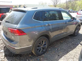 2022 Volkswagen Tiguan SE with VIN 3VV2B7AXXNM019538, listed as a IAAI auction lot 42109211 with 30,576 mi miles and . Bid and sale history available at DreamBid. Image 4.