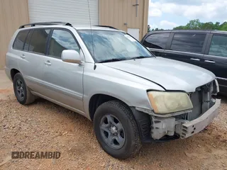 2003 Toyota Highlander z VIN JTEGD21A930057691, wystawiony jako IAAI lot #42133158 z przebiegiem 200 793 mil mil oraz . Historia ofert i sprzedaży dostępna na DreamBid. Obrazek 1.