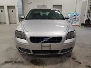 2005 Volvo S40 с VIN YV1MS382552057433, выставлен на аукционе Copart как лот 57947635 с пробегом 215 513 миль миль и Чистый • Clean title. История ставок и продаж доступна на DreamBid. Изображение 5.