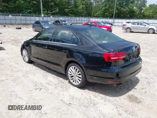 2015 Volkswagen Jetta SE with VIN 3VWD07AJ7FM313101, listed as a IAAI auction lot 42524898 with 207,725 mi miles and . Bid and sale history available at DreamBid. Image 3.