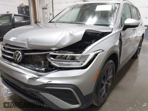 2024 Volkswagen Tiguan SE with VIN 3VV2B7AXXRM098733, listed as a IAAI auction lot 42544697 with 26,034 mi miles and . Bid and sale history available at DreamBid. Image 6.
