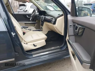 2015 Mercedes-Benz GLK with VIN WDCGG8JB7FG441353, listed as a IAAI auction lot 42186381 with 88,390 mi miles. Bid and sale history available at carsss.com. Image 5.