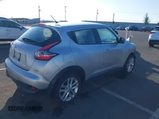 2015 Nissan Juke SV with VIN JN8AF5MV9FT553005, listed as a IAAI auction lot 41731884 with 70,698 mi miles. Bid and sale history available at carsss.com. Image 4.