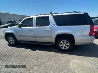 2014 GMC Yukon XL SLT with VIN 1GKS2KE71ER113015, listed as a Copart auction lot 53811995 with 327,065 mi miles and Clean Title. Bid and sale history available at carsss.com. Image 2.