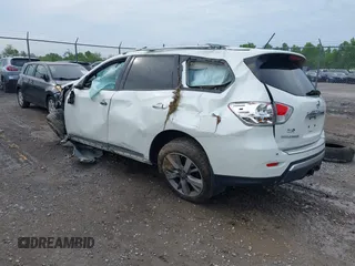 2015 Nissan Pathfinder SV z VIN 5N1AR2MN5FC711062, wystawiony jako IAAI lot #42173213 z przebiegiem 101 161 mil mil oraz . Historia ofert i sprzedaży dostępna na DreamBid. Obrazek 3.