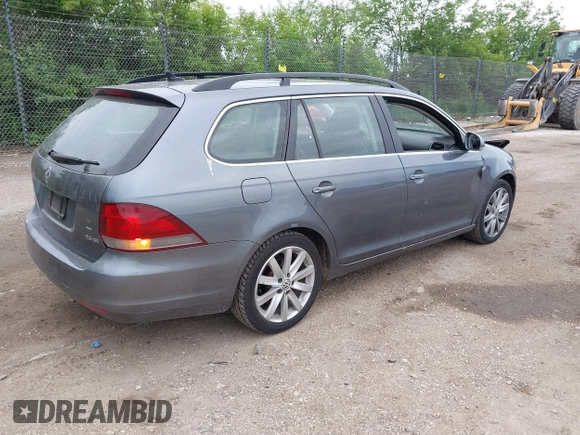 2011 Volkswagen Jetta SE with VIN 3VWPX7AJ3BM686901, listed as a IAAI auction lot 42561729 with 103,737 mi miles and . Bid and sale history available at DreamBid. Image 4.