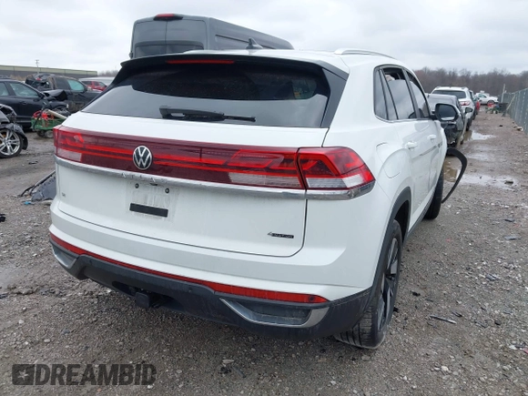 2024 Volkswagen Atlas SE with VIN 1V2KE2CA3RC235187, listed as a IAAI auction lot 42017847 with 12,575 mi miles and . Bid and sale history available at DreamBid. Image 4.