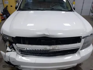 2010 Chevrolet Avalanche LTZ with VIN 3GNVKGE01AG147384, listed as a IAAI auction lot 41377747 with 319,606 mi miles. Bid and sale history available at carsss.com. Image 6.