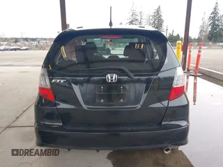 2013 Honda Fit Sport с VIN JHMGE8H59DC042068, выставлен на аукционе IAAI как лот 41803884 с пробегом 128 223 миль миль и . История ставок и продаж доступна на DreamBid. Изображение 16.