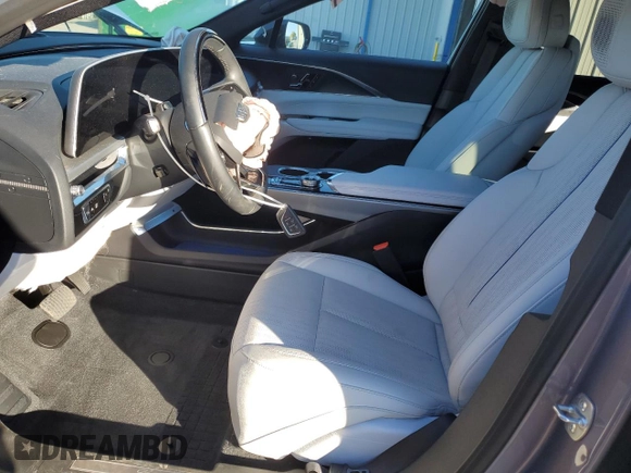 2024 Cadillac LYRIQ Sport z VIN 1GYKPWRK9RZ123889, wystawiony jako Copart lot #80591984 z przebiegiem 3 036 mil mil oraz Szkoda całkowita • Salvage title. Historia ofert i sprzedaży dostępna na DreamBid. Obrazek 7.