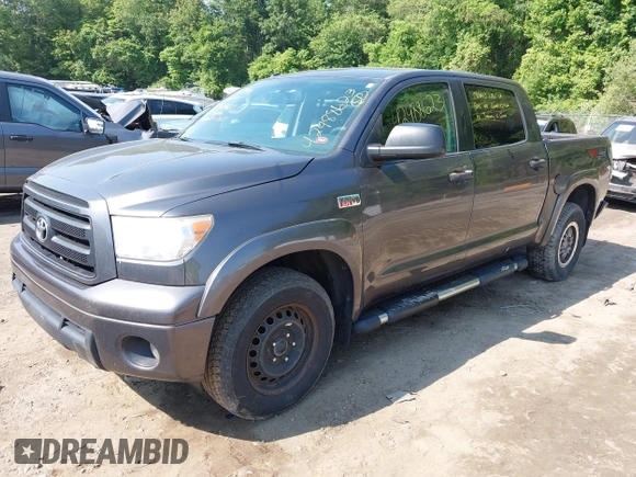 2013 Toyota Tundra z VIN 5TFDY5F18DX277032, wystawiony jako IAAI lot #42488623 z przebiegiem 287 801 mil mil oraz . Historia ofert i sprzedaży dostępna na DreamBid. Obrazek 18.