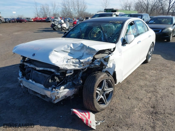 2018 Mercedes-Benz E-Class E 300 with VIN WDDZF4KB6JA377560, listed as a IAAI auction lot 41730305 with 36,477 mi miles. Bid and sale history available at carsss.com. Image 21.
