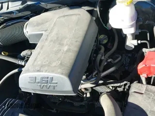 2024 Ram 1500 Warlock z VIN 1C6RR7LG5RS125261, wystawiony jako IAAI lot #43313392 z przebiegiem 52 184 mil mil oraz . Historia ofert i sprzedaży dostępna na DreamBid. Obrazek 18.