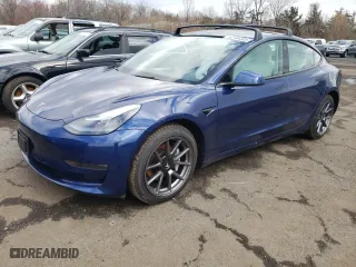 2022 Tesla Model 3 Long Range with VIN 5YJ3E1EB0NF104060, listed as a Copart auction lot 52194345 with 37,996 mi miles and Salvage Title. Bid and sale history available at carsss.com. Image 1.
