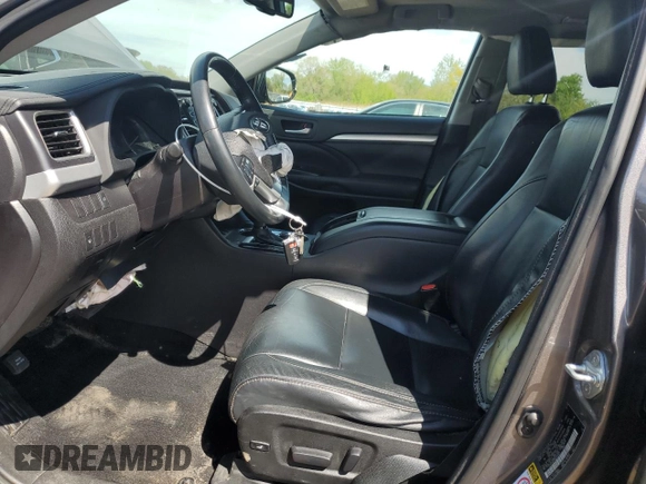 2016 Toyota Highlander XLE z VIN 5TDJKRFH4GS505627, wystawiony jako Copart lot #56108135 z przebiegiem 111 394 mil mil oraz Szkoda całkowita • Salvage title. Historia ofert i sprzedaży dostępna na DreamBid. Obrazek 7.