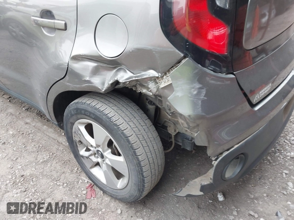 2017 Kia Soul with VIN KNDJN2A28H7495553, listed as a IAAI auction lot 40974023 with 110,407 mi miles. Bid and sale history available at carsss.com. Image 6.