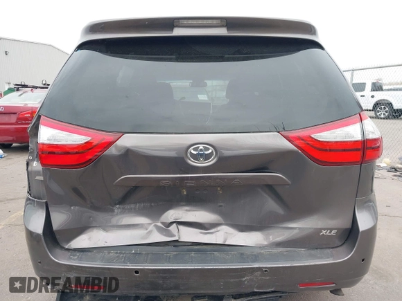 2015 Toyota Sienna XLE with VIN 5TDYK3DC6FS672329, listed as a IAAI auction lot 41908974 with 117,950 mi miles. Bid and sale history available at carsss.com. Image 16.