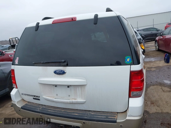 2005 Ford Expedition Eddie Bauer с VIN 1FMFU17585LA25879, выставлен на аукционе IAAI как лот 41694118 с пробегом 196 715 миль миль и . История ставок и продаж доступна на DreamBid. Изображение 16.