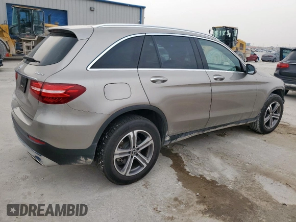 2019 Mercedes-Benz GLC 300 z VIN WDC0G4KB8KF667278, wystawiony jako Copart lot #51425385 z przebiegiem 61 175 mil mil oraz Szkoda całkowita • Salvage title. Historia ofert i sprzedaży dostępna na DreamBid. Obrazek 3.