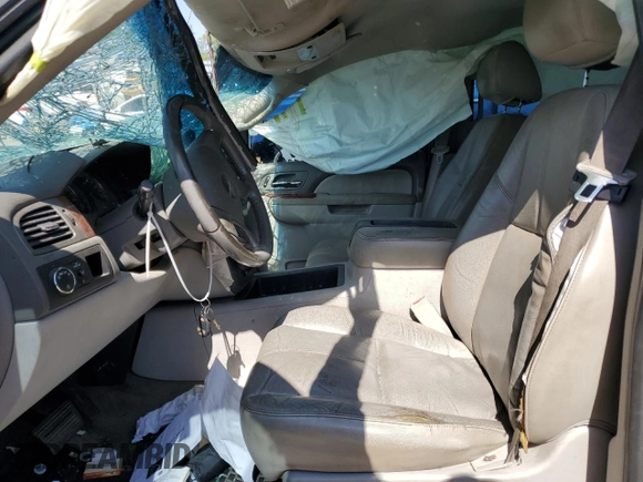 2010 GMC Sierra 1500 SLT z VIN 3GTRCWE04AG107589, wystawiony jako Copart lot #52244005 z przebiegiem Nie podano mil oraz Szkody całkowita. Historia ofert i sprzedaży dostępna na DreamBid. Obrazek 7.