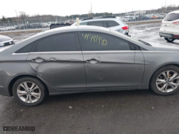 2013 Hyundai Sonata SE with VIN 5NPEC4AC6DH600768, listed as a IAAI auction lot 41481940 with 128,921 mi miles. Bid and sale history available at carsss.com. Image 13.
