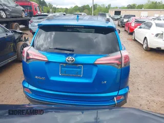 2017 Toyota RAV4 LE z VIN 2T3ZFREV4HW383558, wystawiony jako IAAI lot #42017533 z przebiegiem 113 172 mil mil oraz . Historia ofert i sprzedaży dostępna na DreamBid. Obrazek 16.