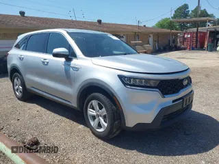 2021 Kia Sorento LX with VIN 5XYRG4LC3MG052013, listed as a IAAI auction lot 41930953 with 86,429 mi miles. Bid and sale history available at carsss.com. Image 1.